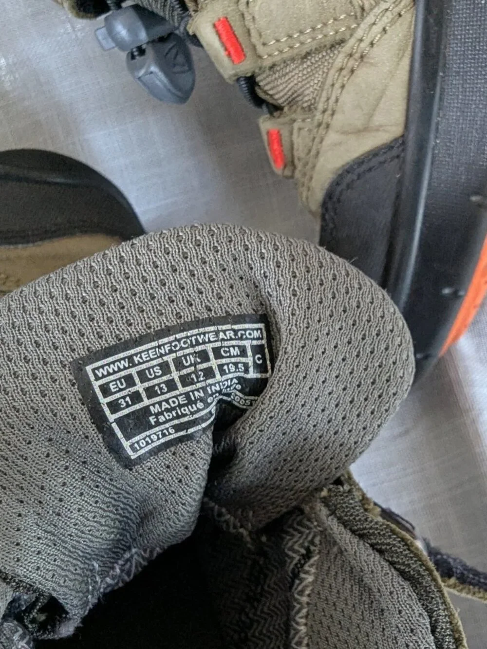 KEEN WATERPROOF HIKING BOOTS LITTLE BOYS SIZE 13 TAN BLACK